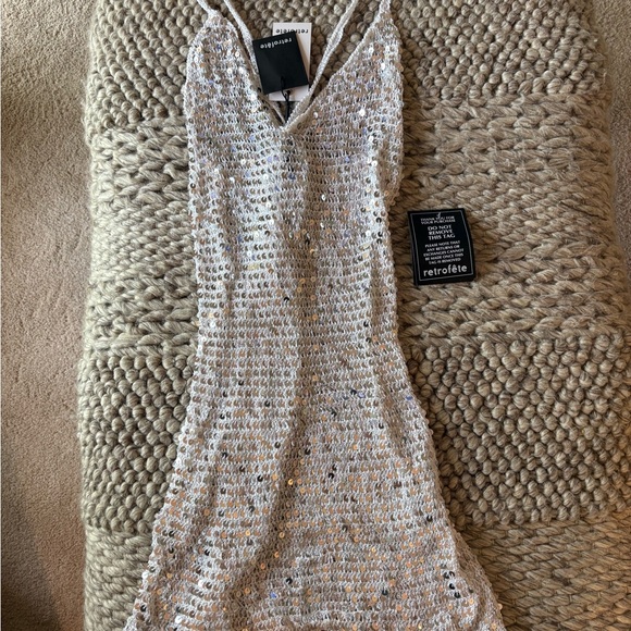 BRAND NEW RETROFETE
Elliana Dress M/L - Picture 3 of 8